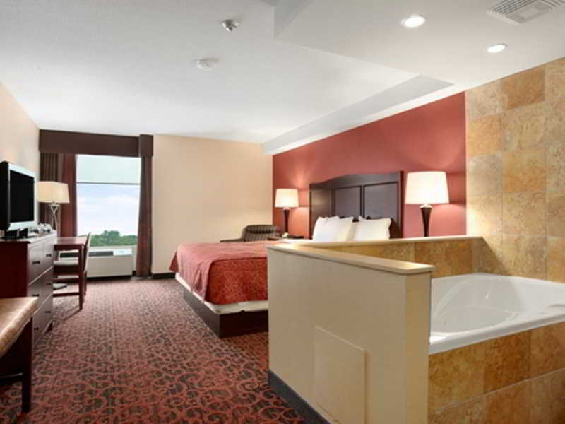 Ramada By Wyndham Niagara Falls/Fallsview Oda fotoğraf