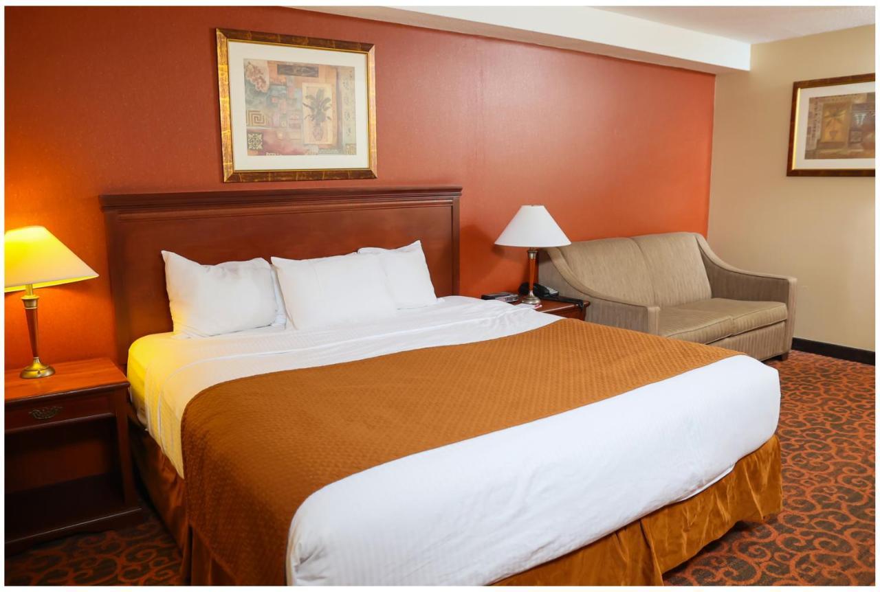 Ramada By Wyndham Niagara Falls/Fallsview Dış mekan fotoğraf