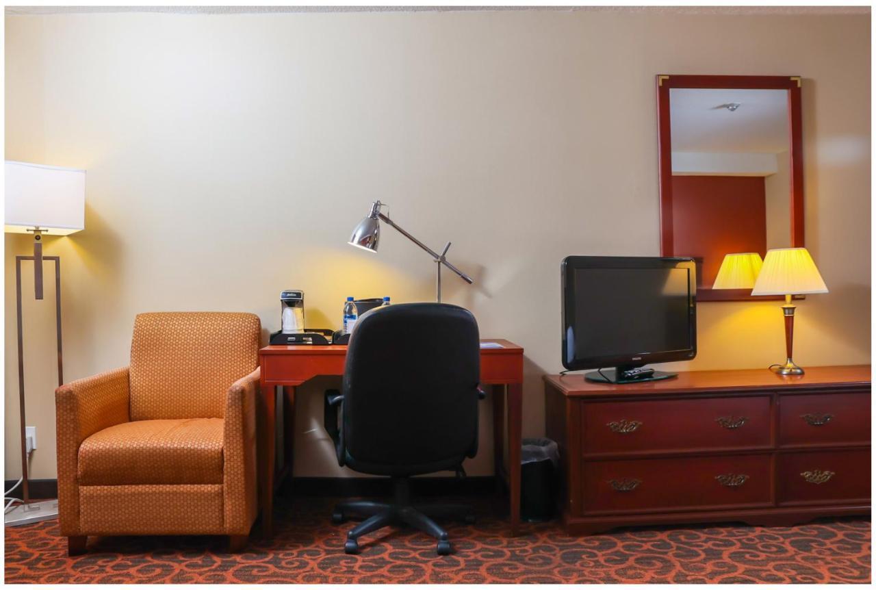 Ramada By Wyndham Niagara Falls/Fallsview Dış mekan fotoğraf