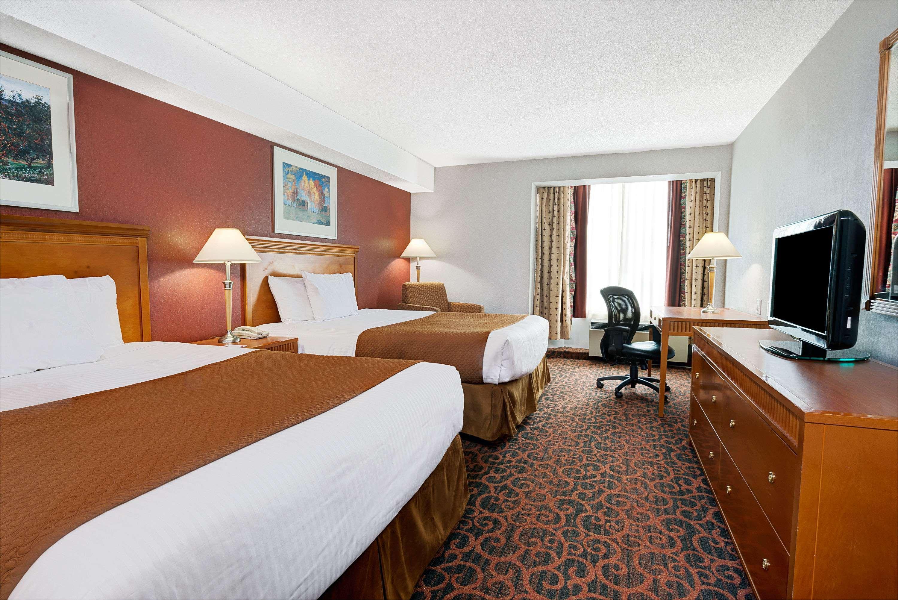 Ramada By Wyndham Niagara Falls/Fallsview Dış mekan fotoğraf