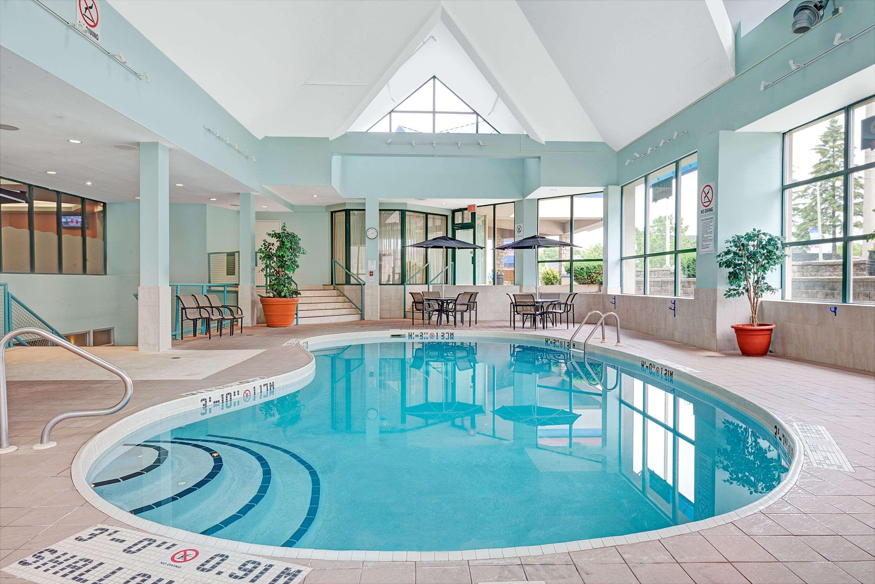 Ramada By Wyndham Niagara Falls/Fallsview Dış mekan fotoğraf