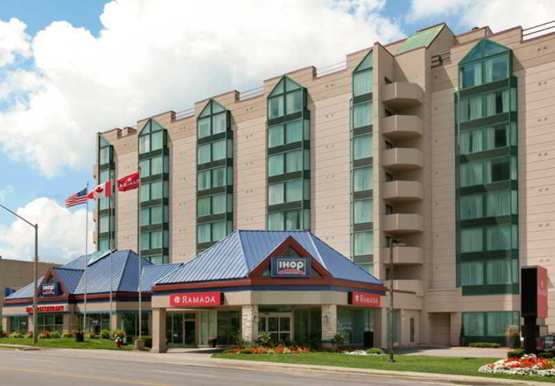 Ramada By Wyndham Niagara Falls/Fallsview Dış mekan fotoğraf